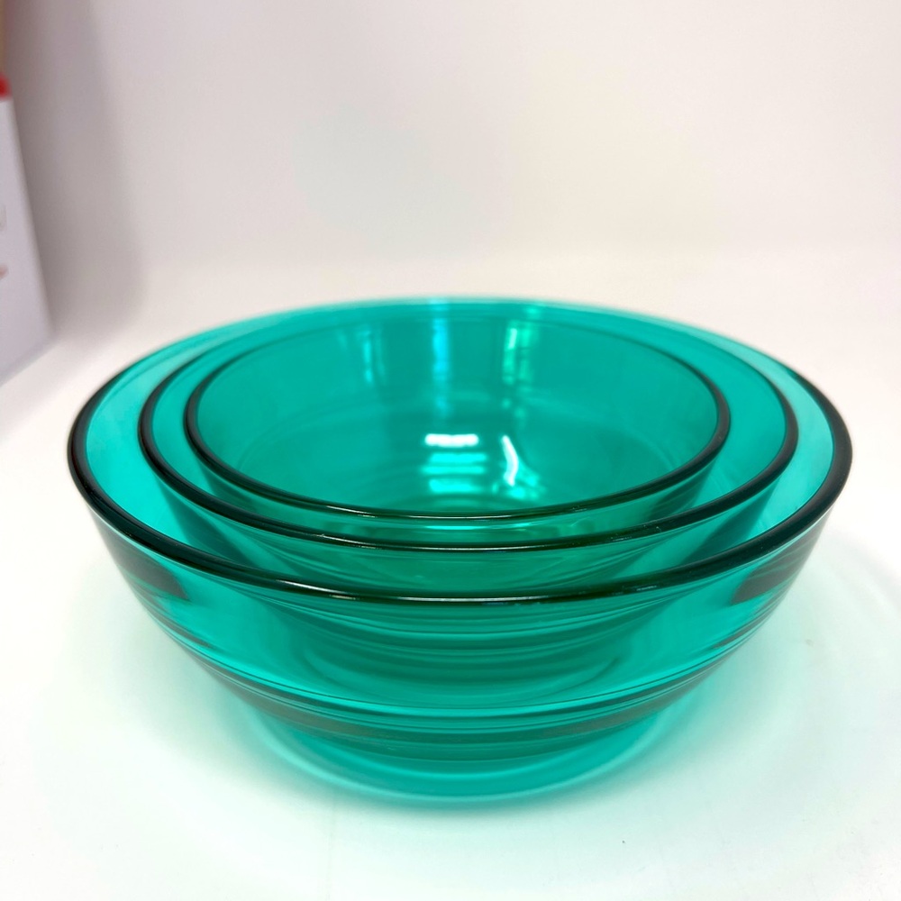 NIB Social Studies Set Of 3 Emerald Nesting Bowls, 4" 4.75" and 5.5" in diameter